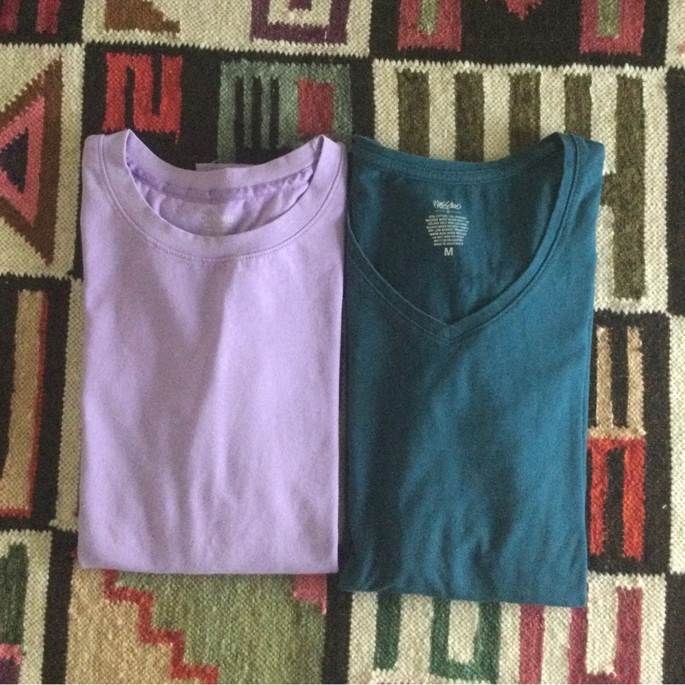 Woman’s Lavender Crewneck & Teal V-Neck Shirt Set